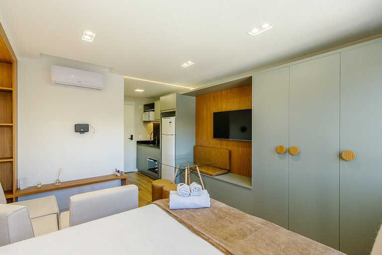 High-end studio with terrace and pool - 520