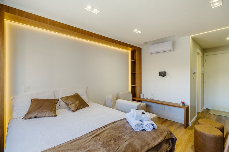 High-end studio with terrace and pool - 520