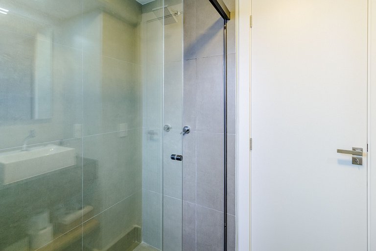Novíssimo flat decorado com vista! - 1102B
