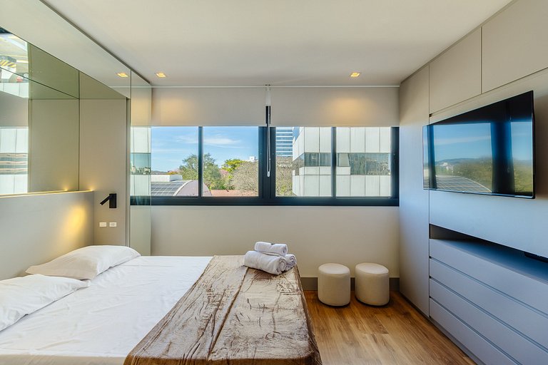 Novíssimo flat decorado e espaçoso! 810