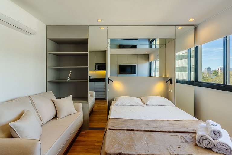 Novíssimo flat decorado e espaçoso! 810