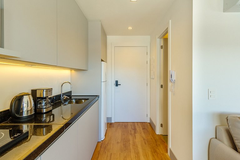 Novíssimo flat decorado e espaçoso! 810