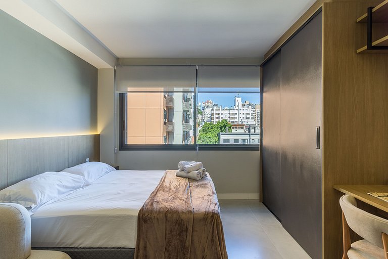 Studio Moderno com Terraço e Piscina - 726