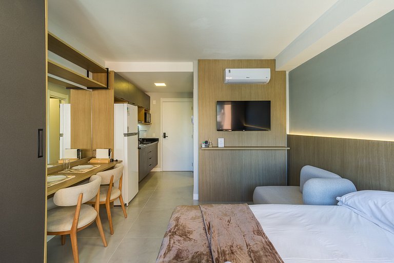 Studio Moderno com Terraço e Piscina - 726