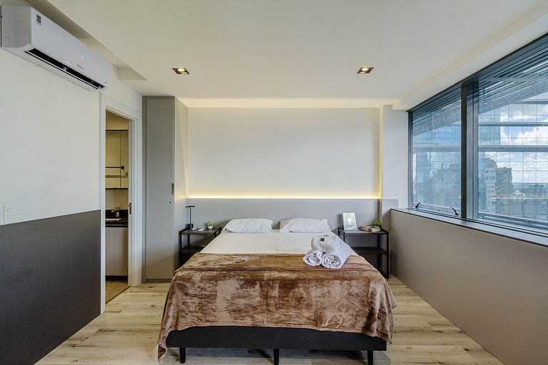 Estudio Premium 1008 en Carlos Gomes Square: totalmente equi