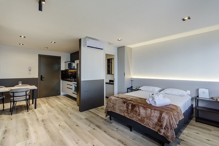 Estudio Premium 1008 en Carlos Gomes Square: totalmente equi