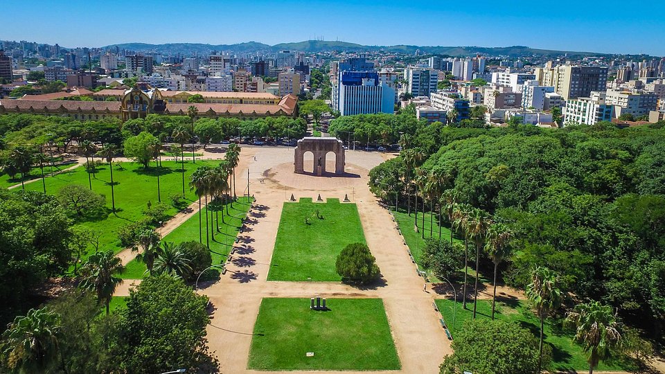 Onde ficar perto da Redenção em Porto Alegre: hospedagem com conforto e praticidade