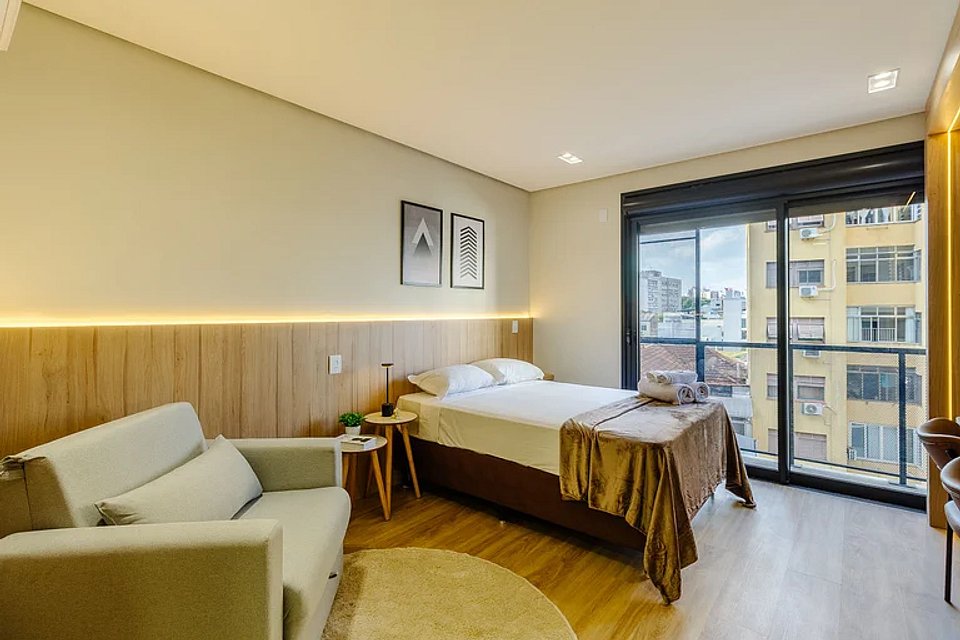 Destino Living ou Vrbo: Gestora Local ou Marketplace Global para seu Aluguel por Temporada em Porto Alegre